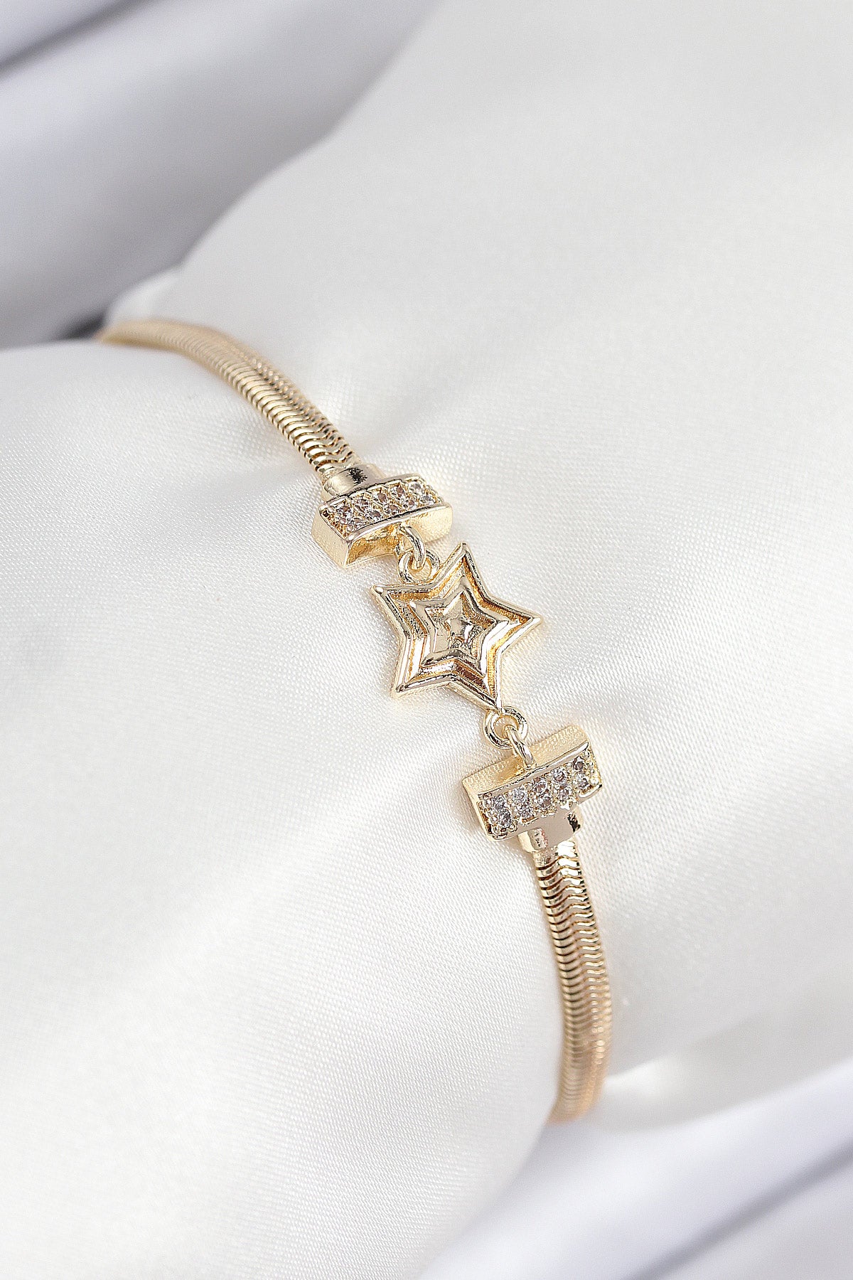 Pirinç Zirkon Taşlı Yıldız Model Gold Renk Kadın Bileklik