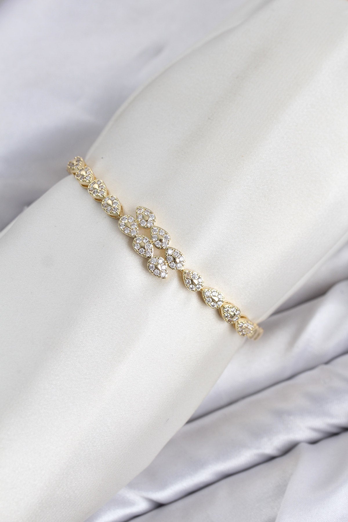 CM Damla Model Zirkon Taşlı VIP Seri Gold Renk Pirinç Kadın Bileklik
